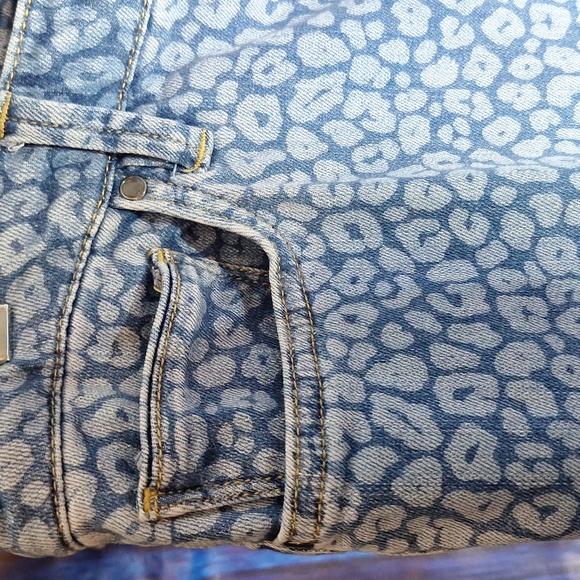 Tommy Bahama Spots of Dots High - Picture 3 of 10